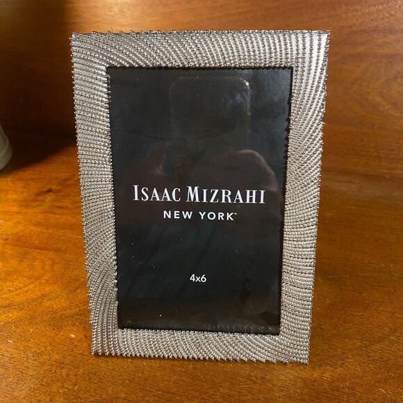 Isaac Mizrahi New York 4x6 Silver-Tone Metal Frame With Textured Design For Phot - Picture 1 of 5